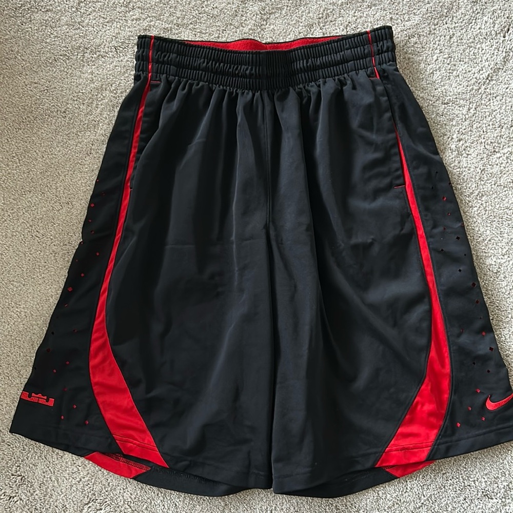 Nike Men's XL Black LeBron James Basketball Shorts